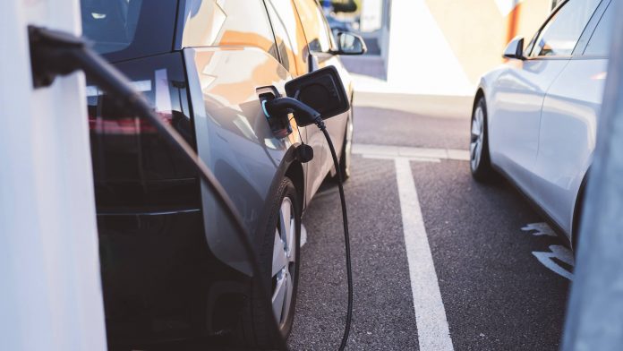 Despite the gasoline shortage, electric cars are not yet the solution